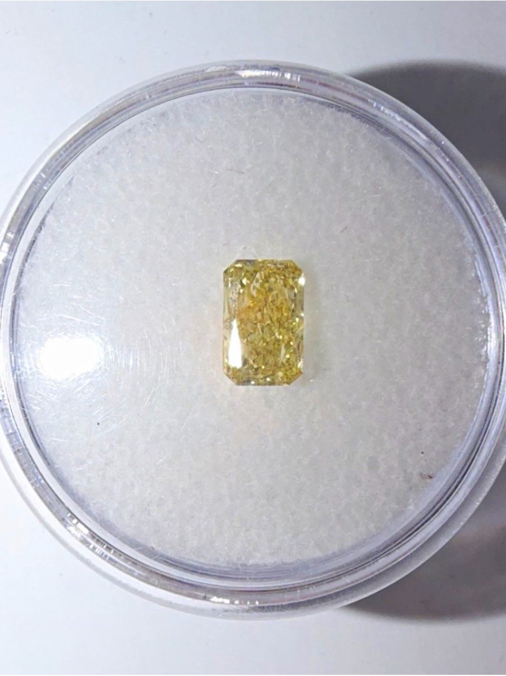 Yellow Radiant-Cut Loose Lab Grown Diamond – Bright Yellow Diamond